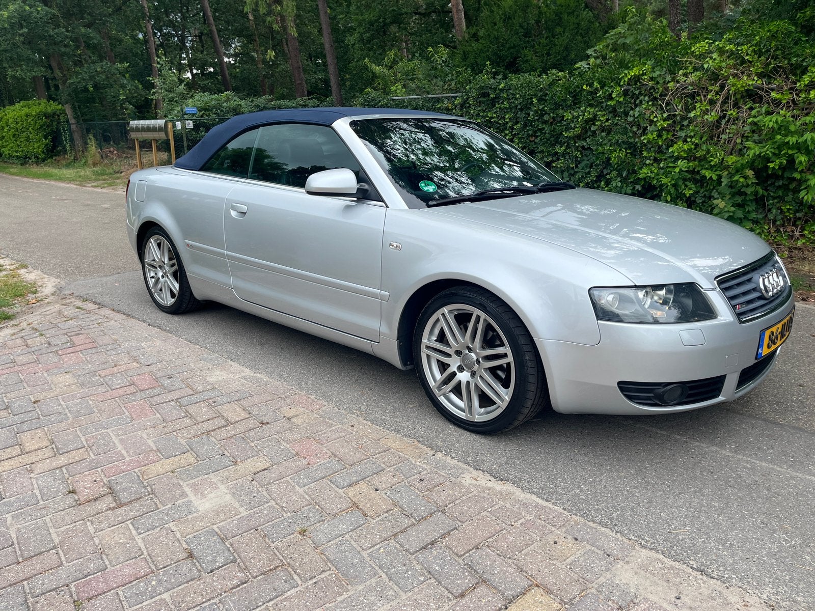 Audi A4 3.0 V6 162KW Cabrio AUT 2002 Nieuwe APK, Auto's, Audi, 1595 kg, Cabriolet, 4 stoelen, A4